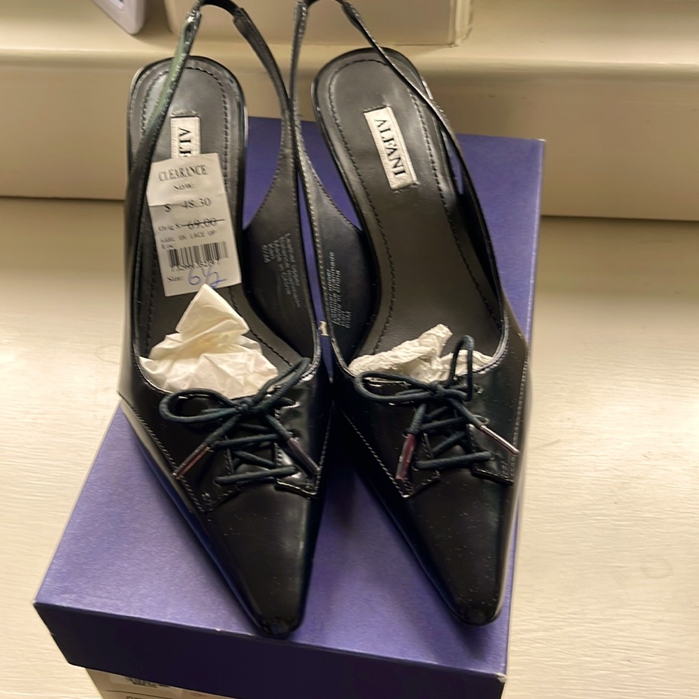 Warm classic sling bang  brand new small hill